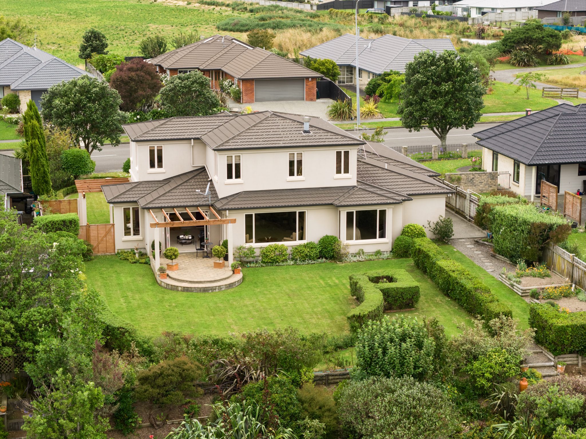 Stunning Views! Exceptional Family living! — slide 33