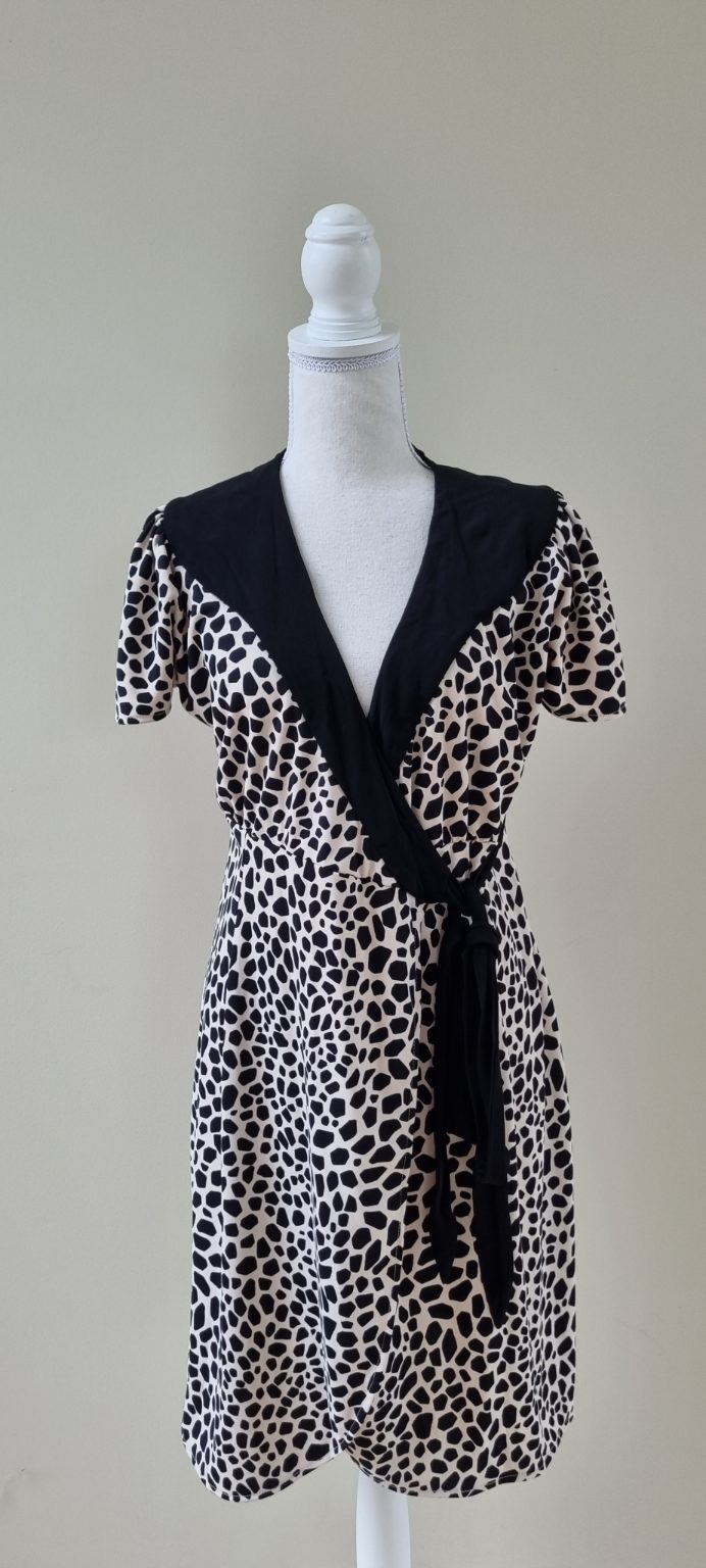 Annah Stretton Dress Size M