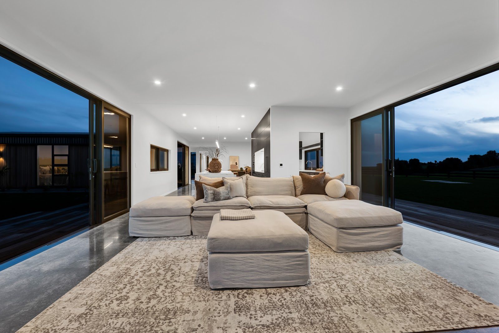 Masterpiece of Modern Luxury — slide 18