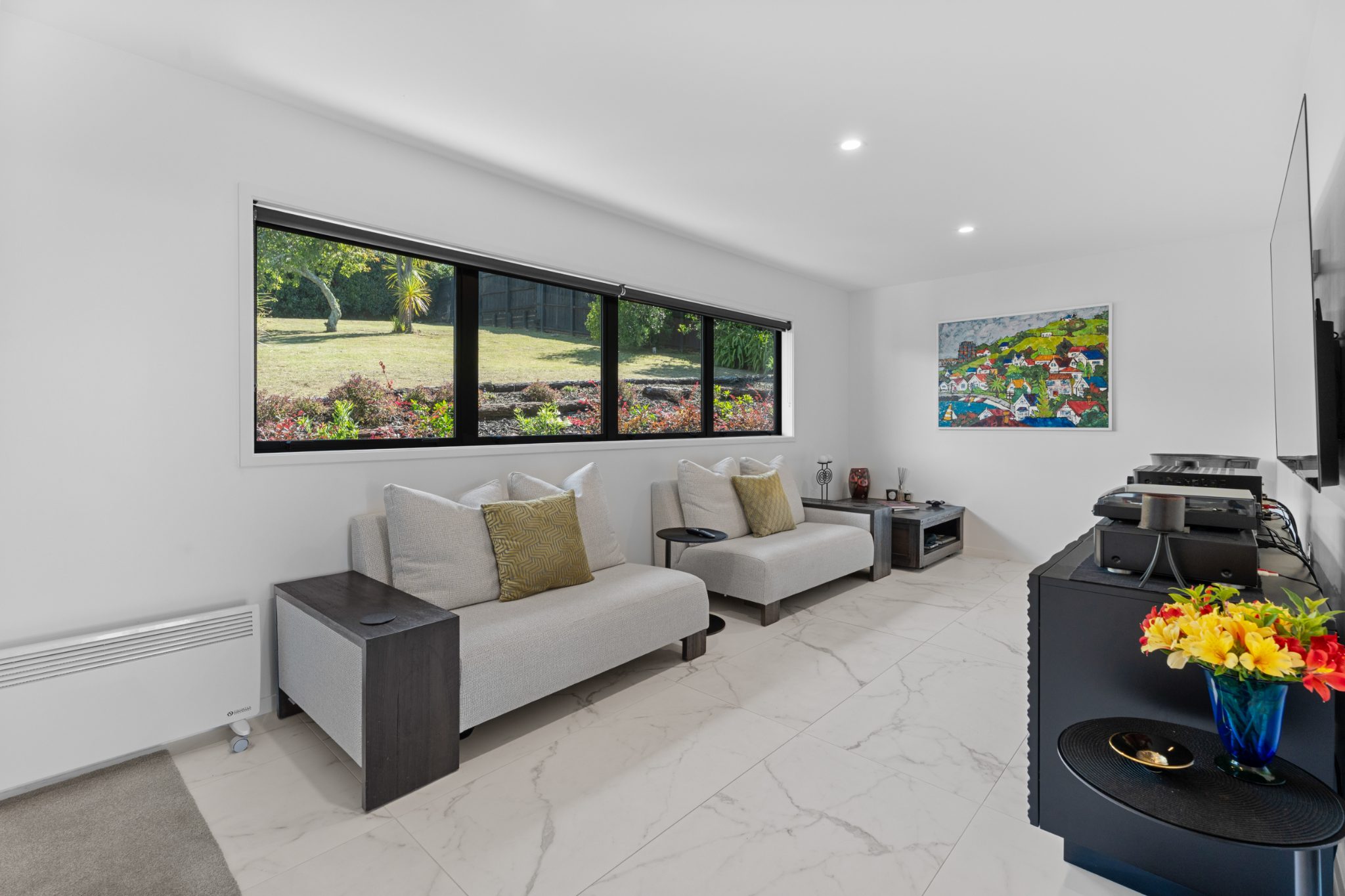 Elevated Luxury with Panoramic Northern Vistas — slide 20