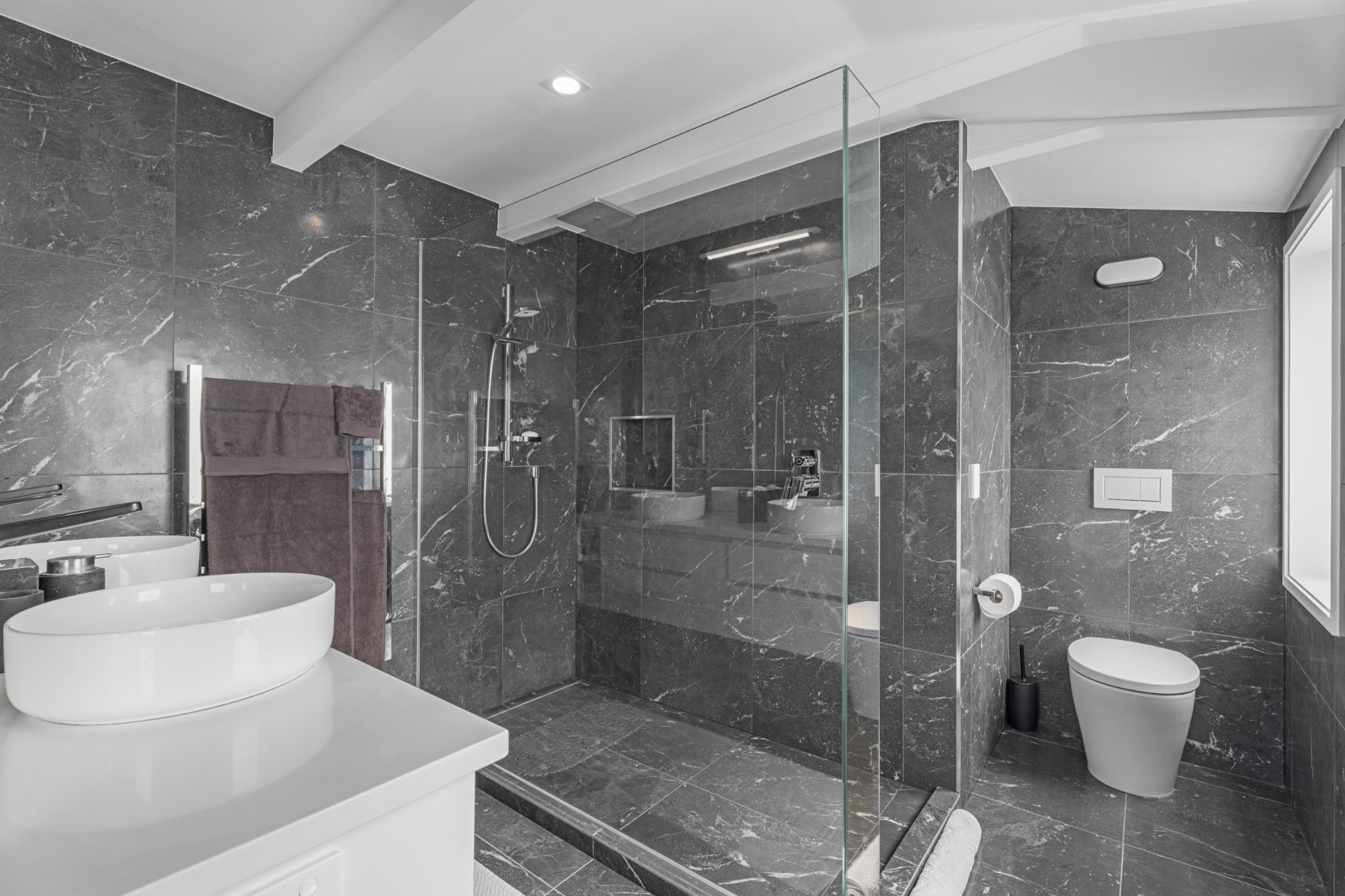 Elevated Luxury with Panoramic Northern Vistas — slide 24