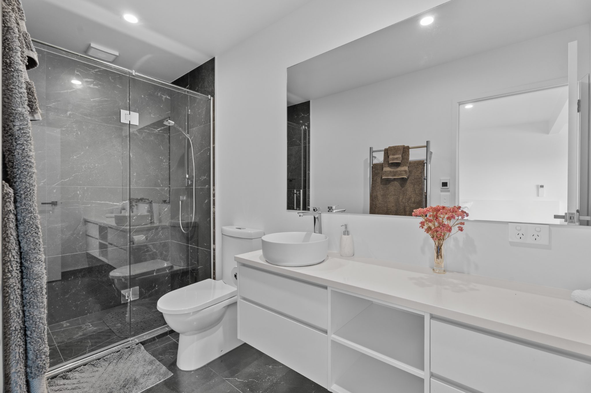 Elevated Luxury with Panoramic Northern Vistas — slide 30
