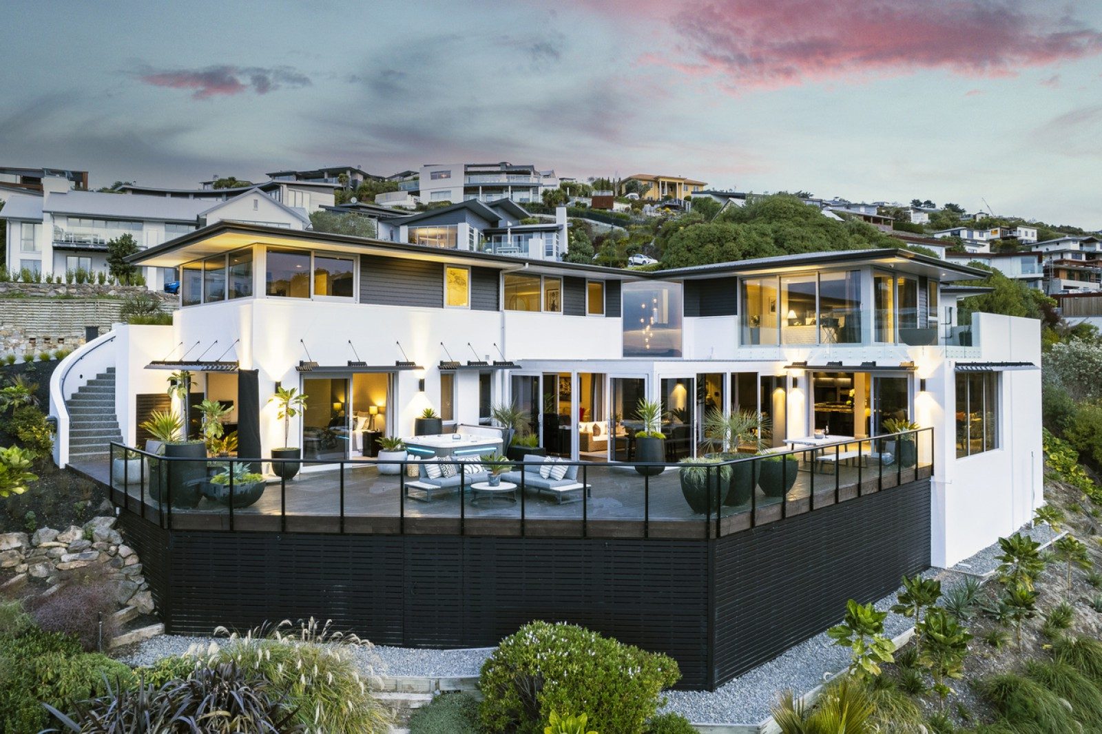 Luxury, space and spectacular views - must be sold — slide 44