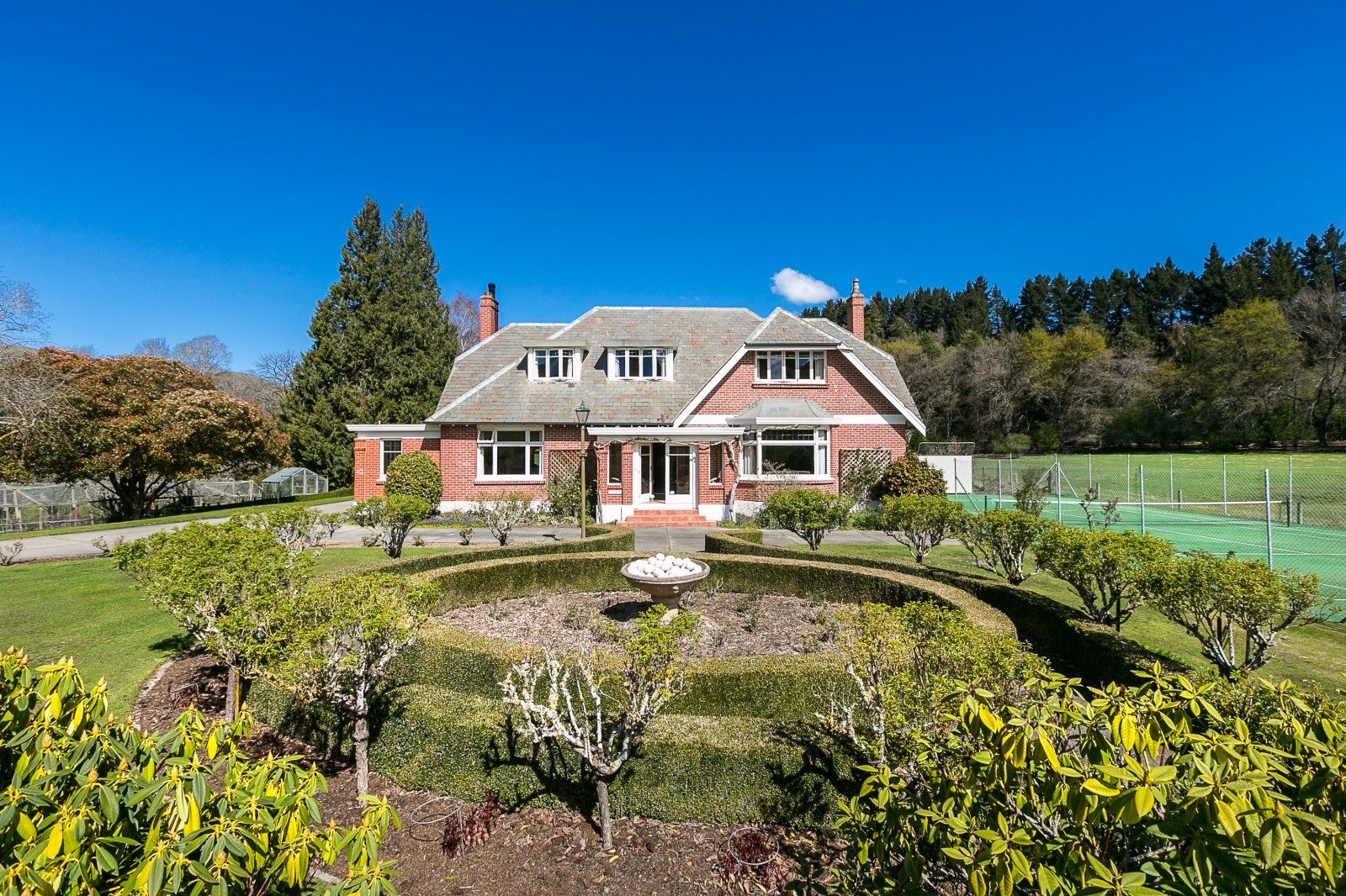 Country Homestead - Mount Trotter - UNDER OFFER — slide 2