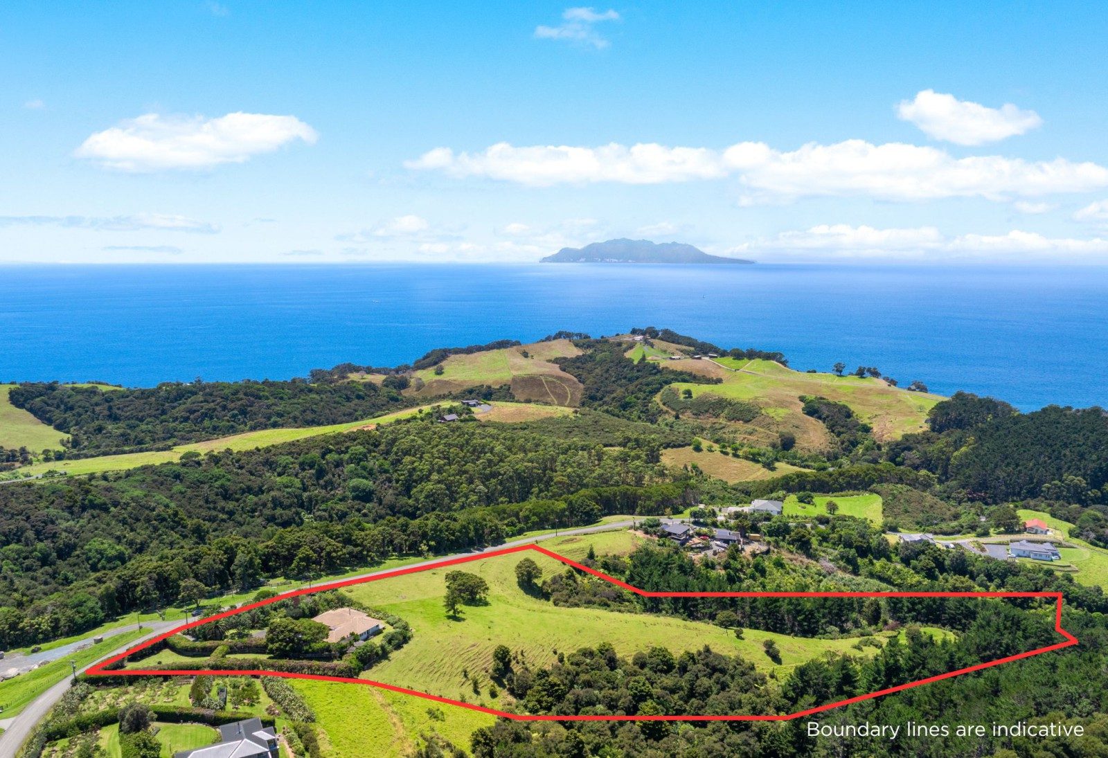 Spacious home with stunning sea views on 8 acres. — slide 2