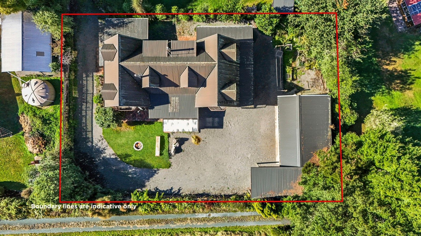 Expansive lake chalet — slide 24