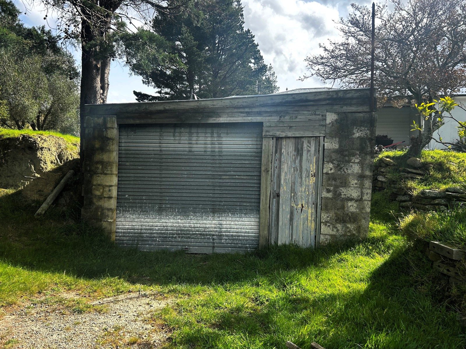 Live and farm close to Akitio beach! — slide 25