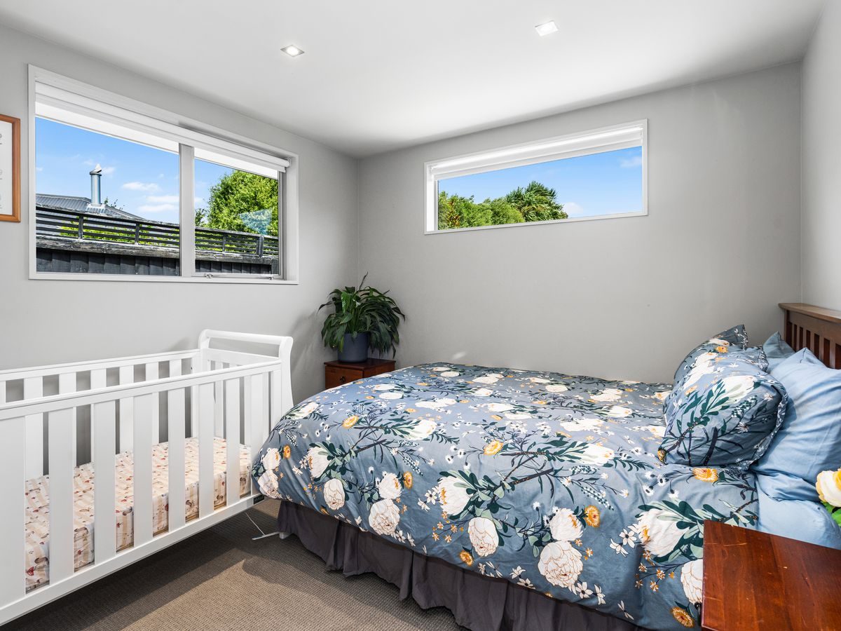 Big Living, Rare Find! — slide 12