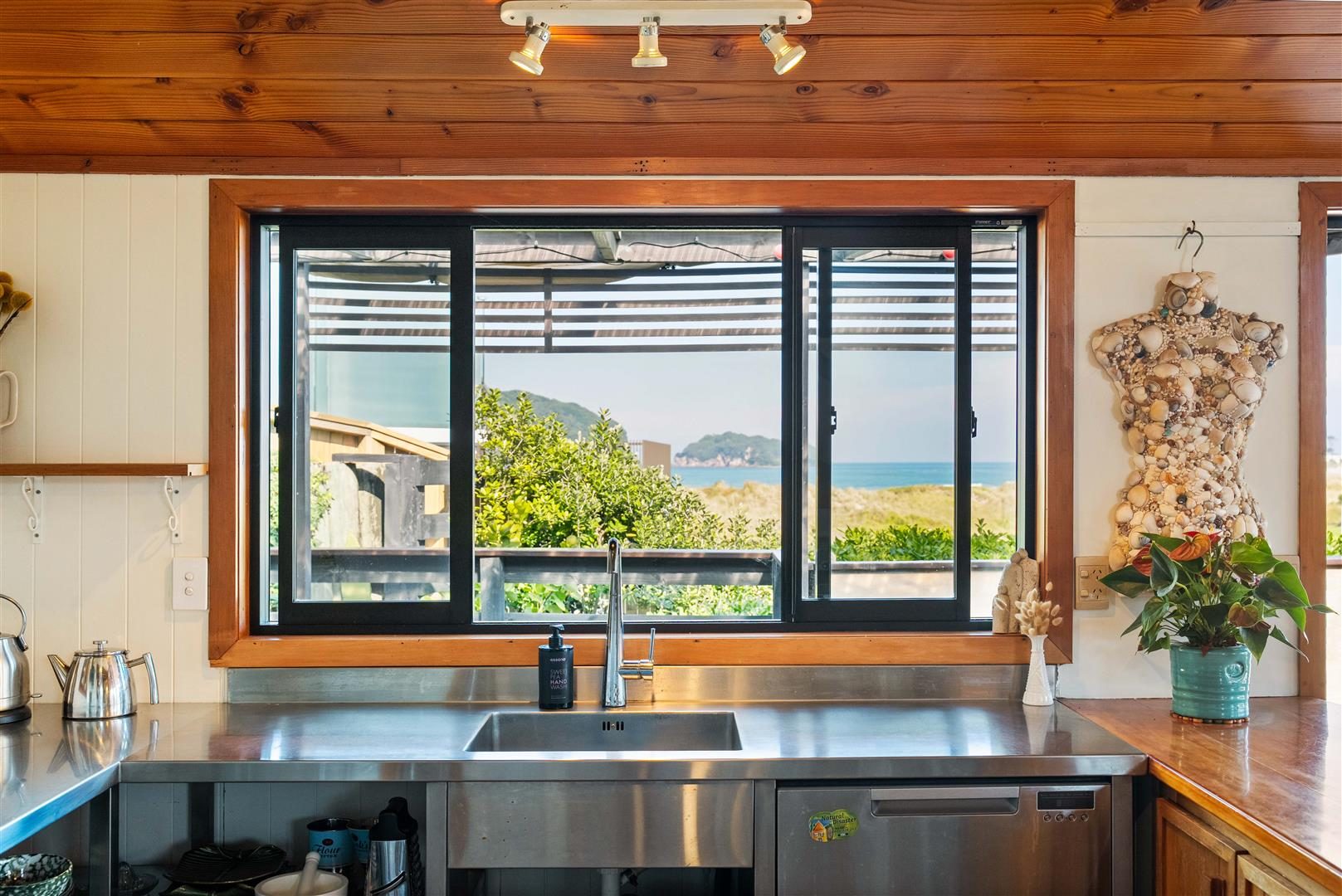 Epic Beach, Surf and Ocean Views — slide 17