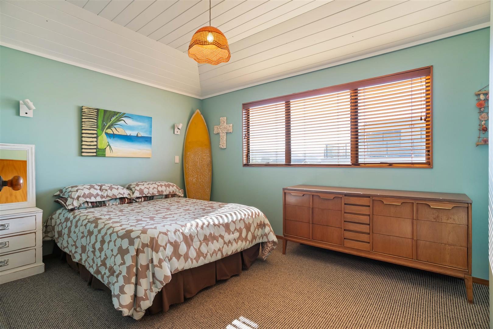 Epic Beach, Surf and Ocean Views — slide 25