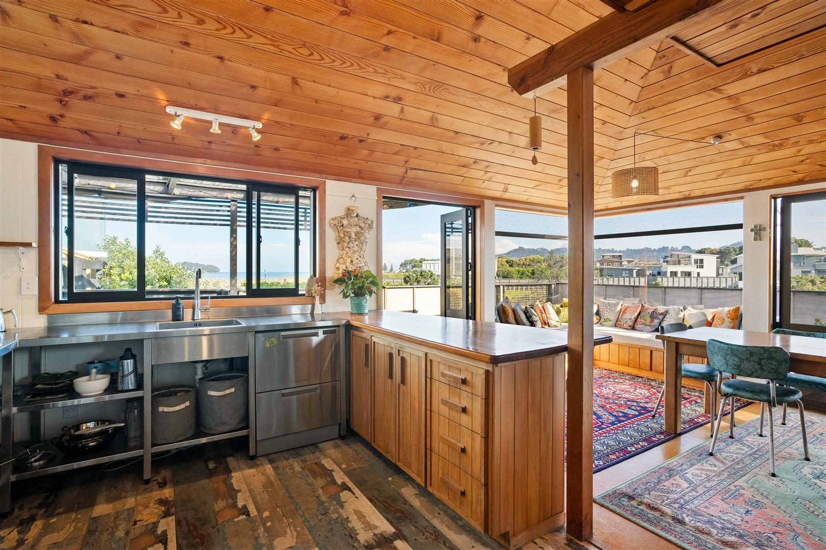 Epic Beach, Surf and Ocean Views — slide 20