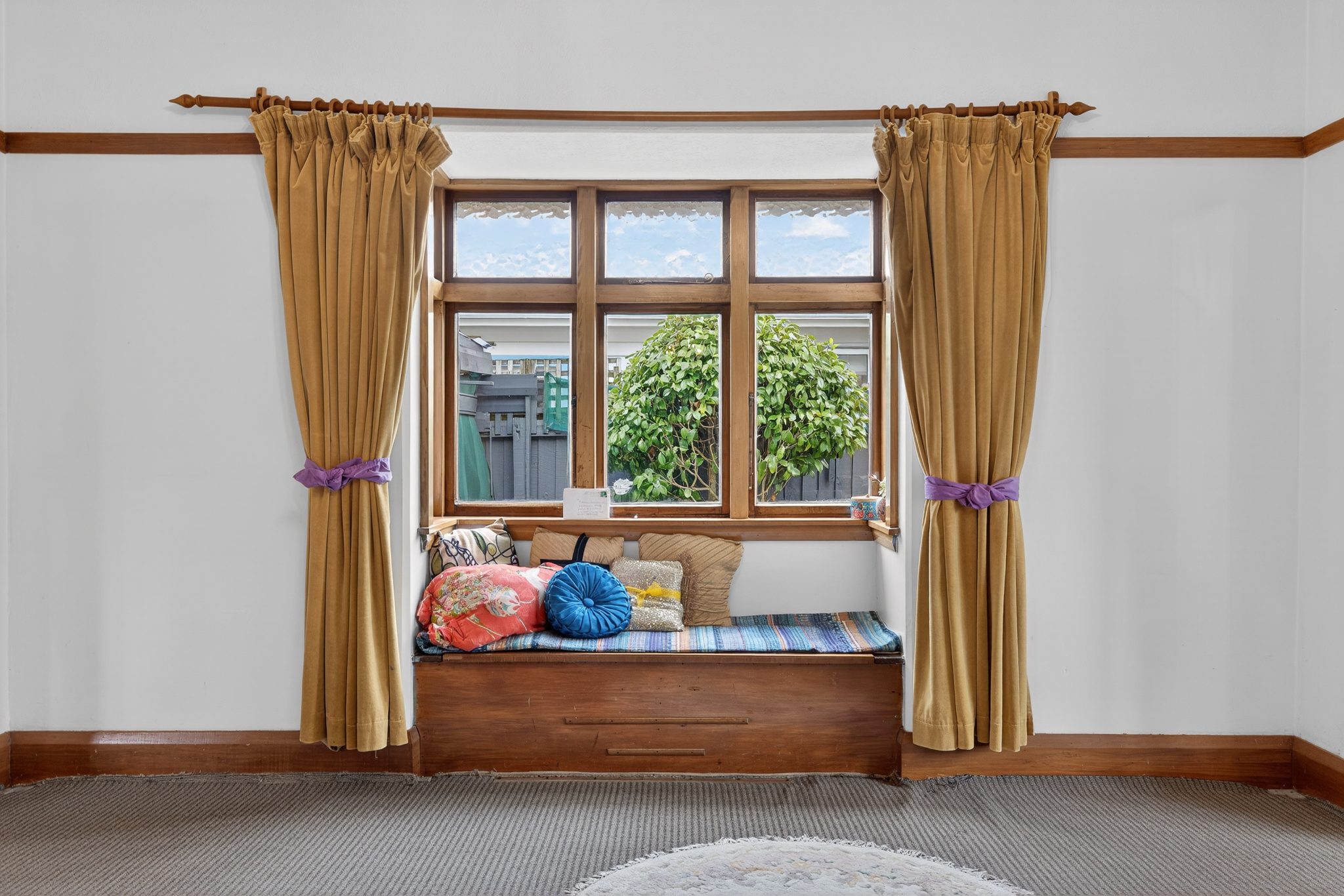Charming Coastal Cottage! — slide 12