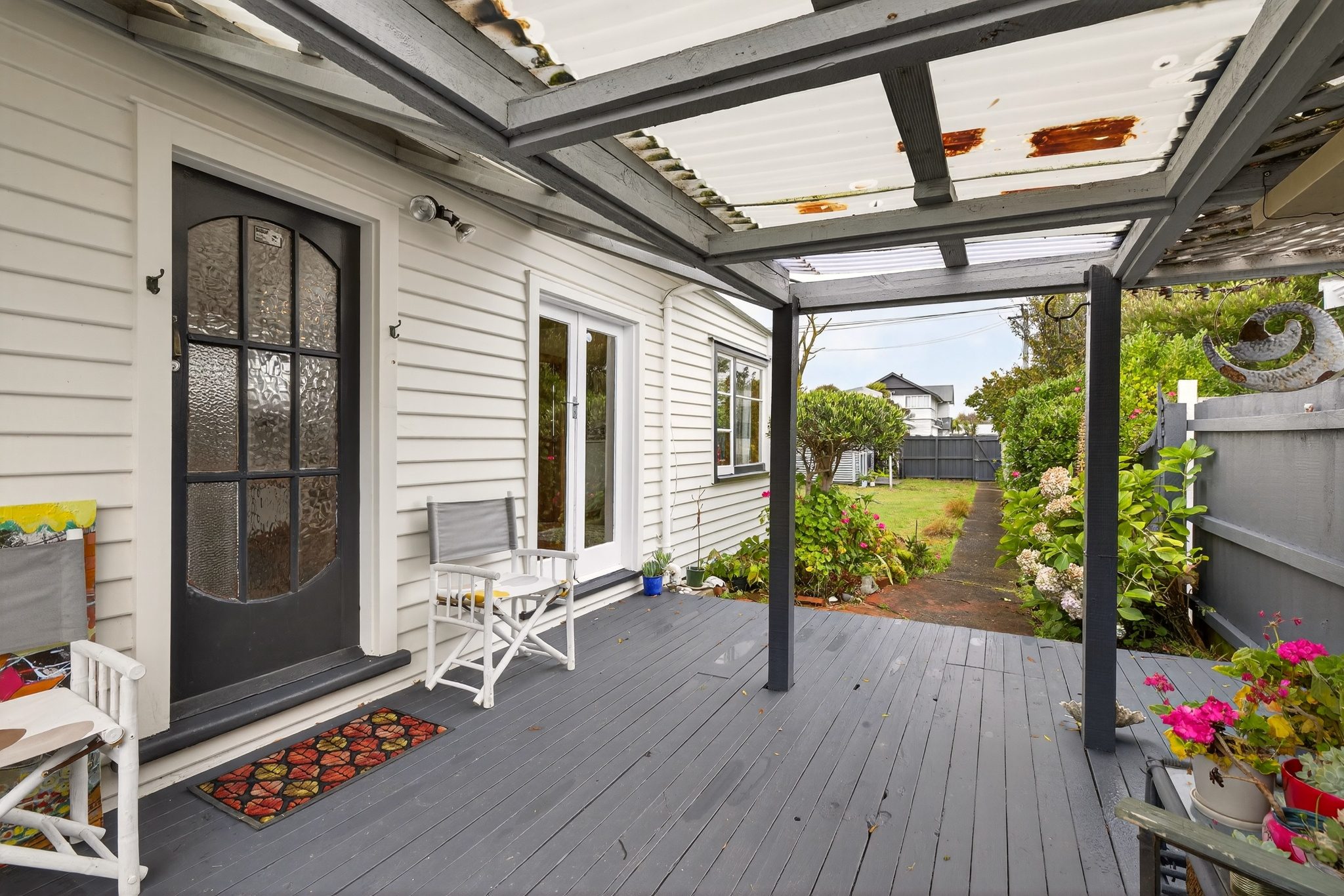 Charming Coastal Cottage! — slide 18