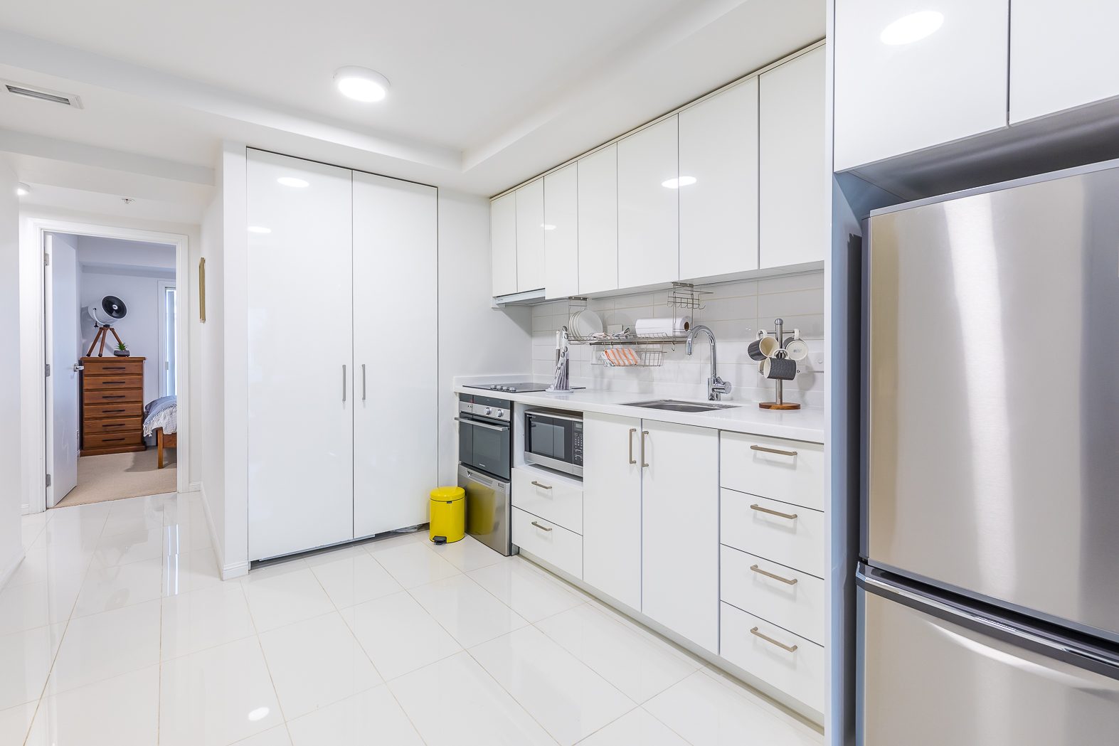 Spacious 2-Bed, 2-Bath Gem Close to Sky Tower — slide 6