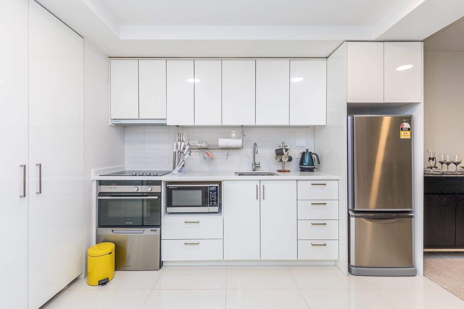 Spacious 2-Bed, 2-Bath Gem Close to Sky Tower — slide 7