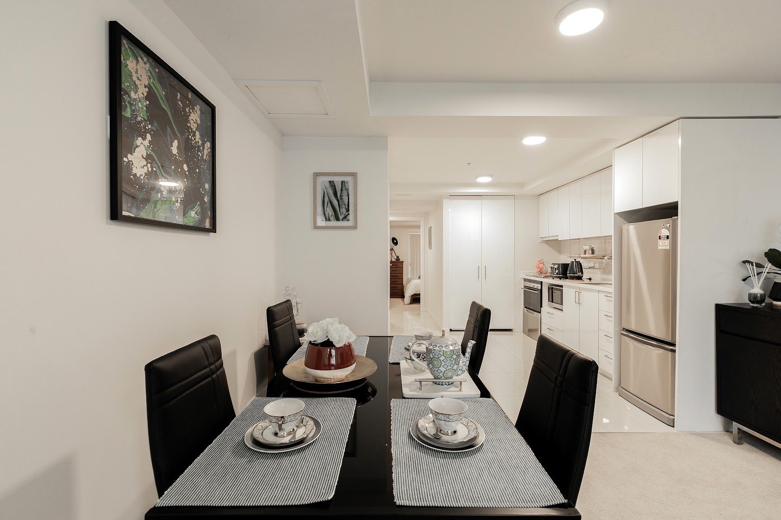 Spacious 2-Bed, 2-Bath Gem Close to Sky Tower — slide 8