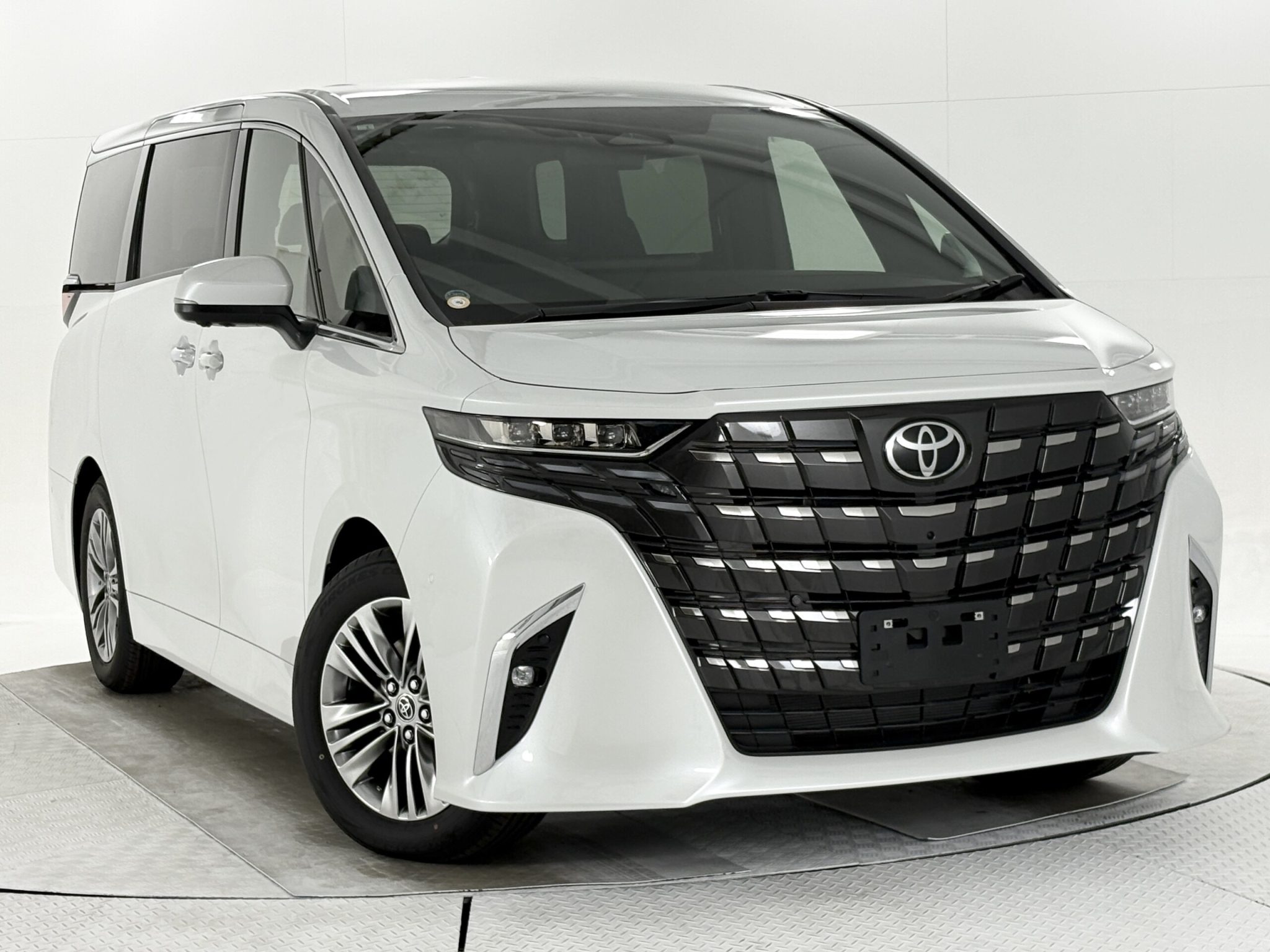 2026 Toyota Alphard 2.5 Hybrid Z 7 Seats | Trade Me Motors 2026 Toyota Alphard 2.5 Hybrid Z 7 Seats | Trade Me Motors