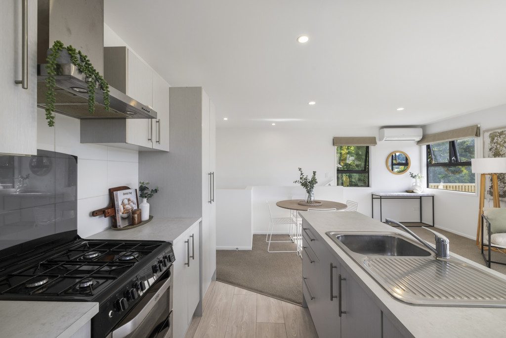 Freehold, views + double glazing — slide 8