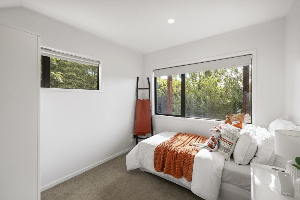 Freehold, views + double glazing — slide 12