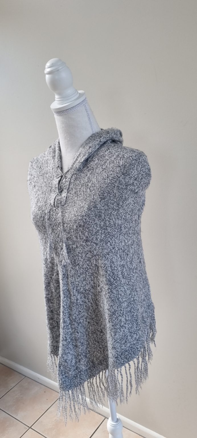 Alpaca Crafts Alpaca Hooded Poncho Cape size 14, image 2