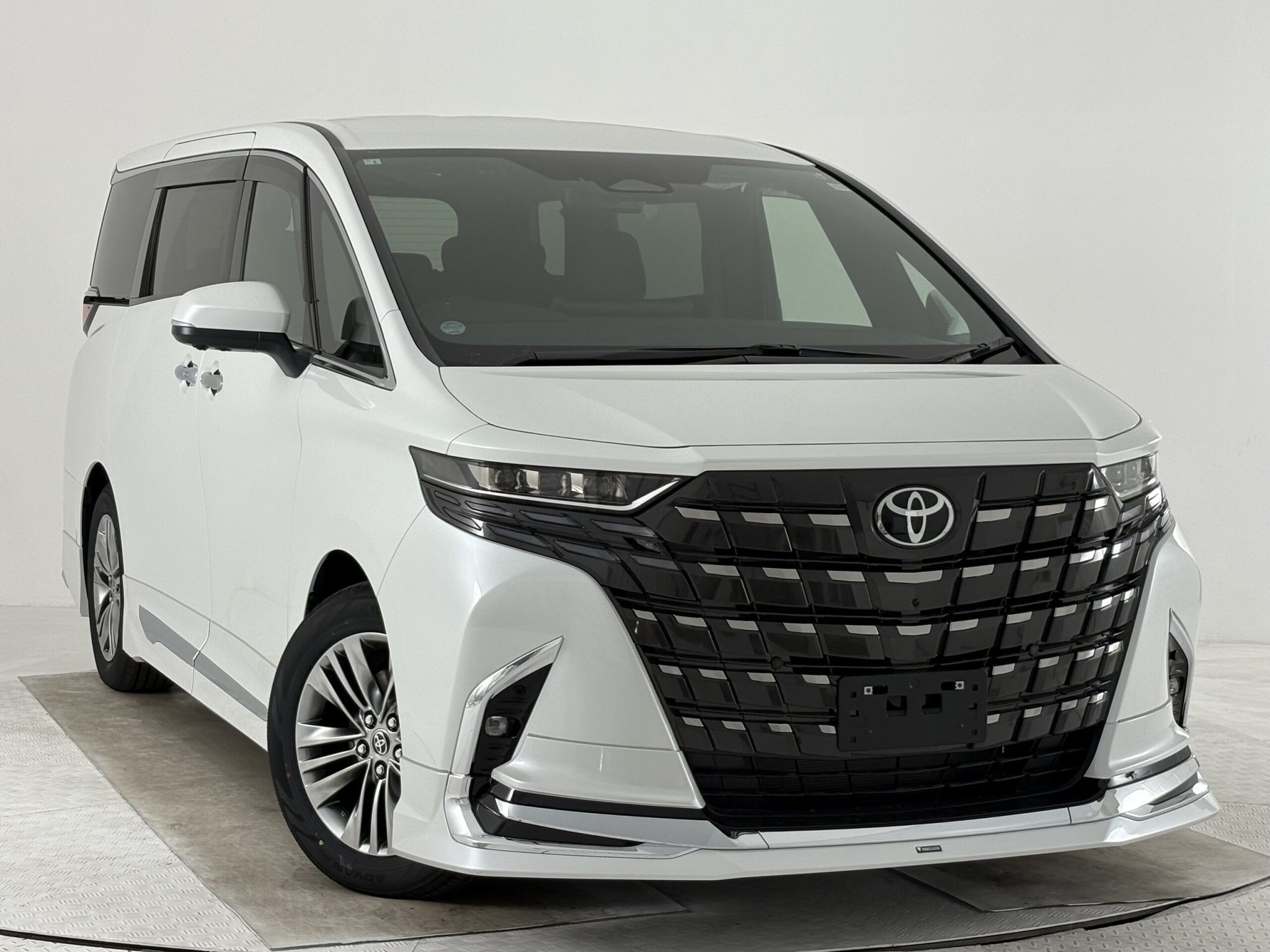 2026 Toyota Alphard 2.5 Hybrid Z 7 Seats | Trade Me Motors