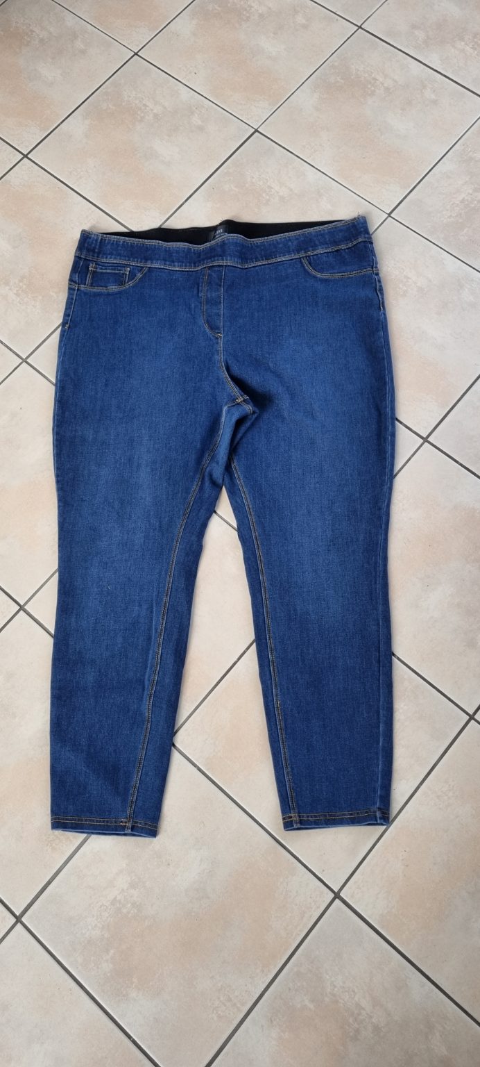 Sara Blue Jeans size 20