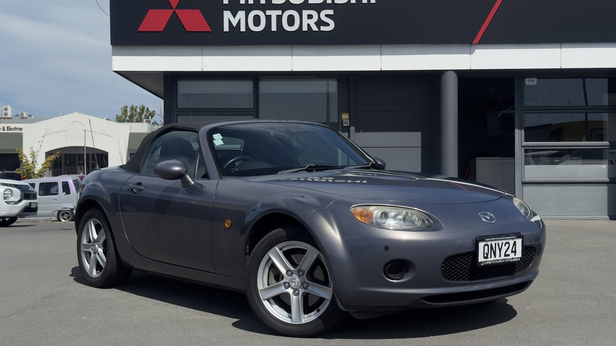 2005 Mazda Roadster SOFT TOP | Trade Me Motors