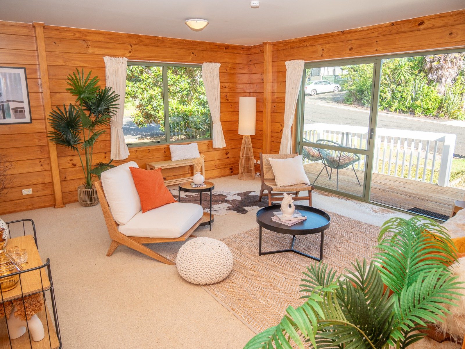 Warm, Tidy and Walkable to the Beach — slide 2