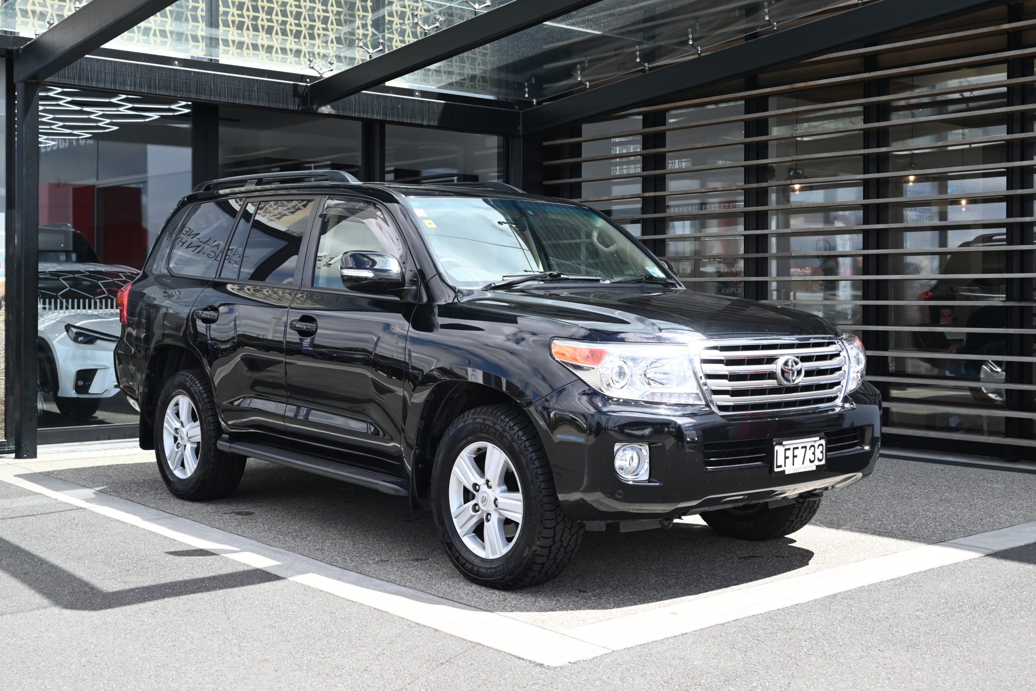 2015 Toyota Land Cruiser 200 Series 4.6 Petrol | Trade Me Motors