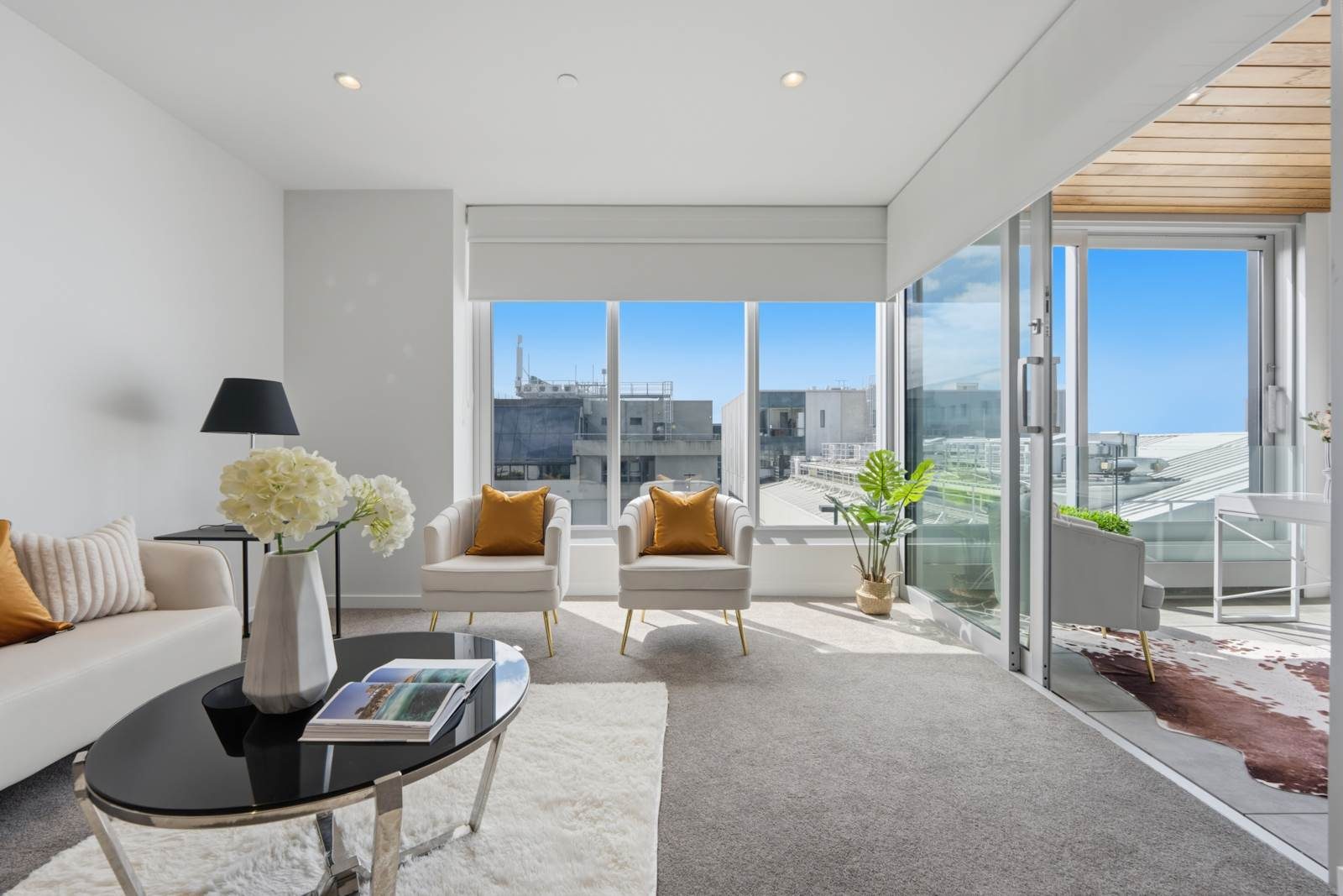 Affordable Luxury Top Location — slide 1