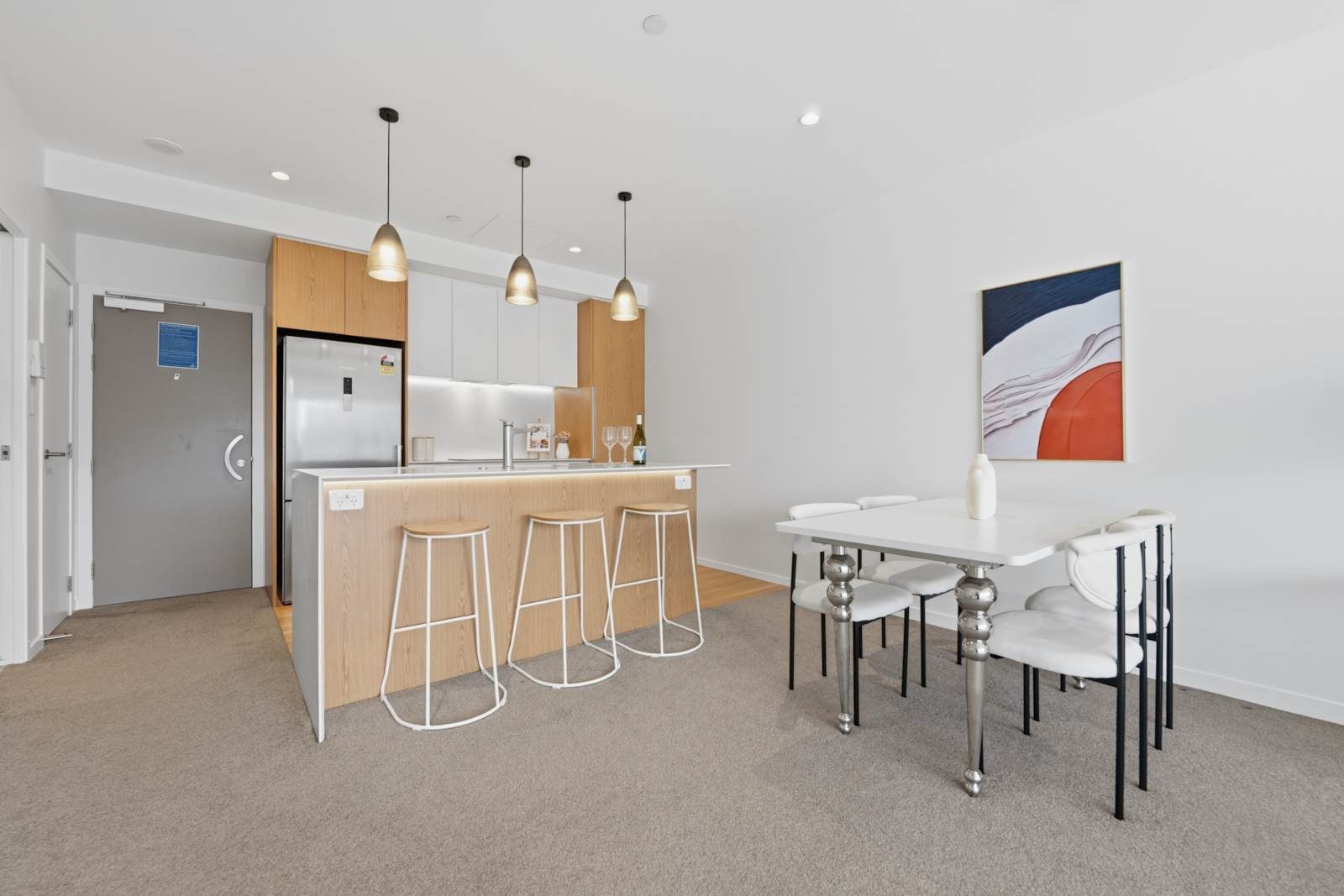 Affordable Luxury Top Location — slide 8
