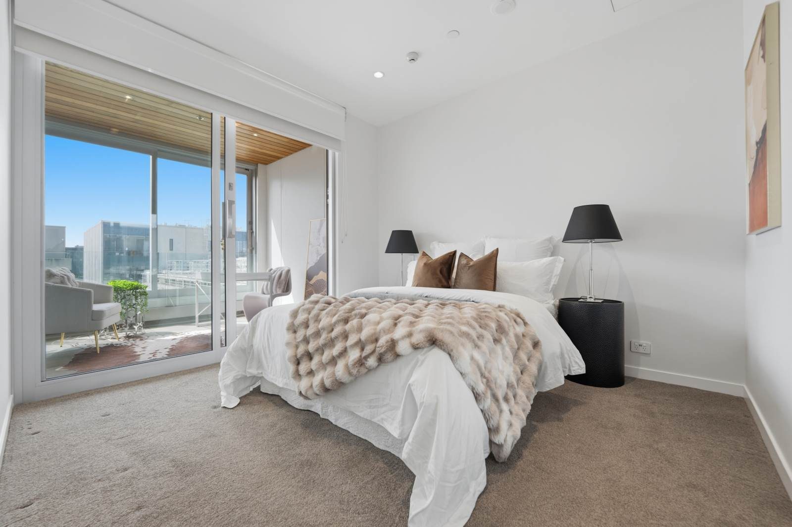 Affordable Luxury Top Location — slide 11