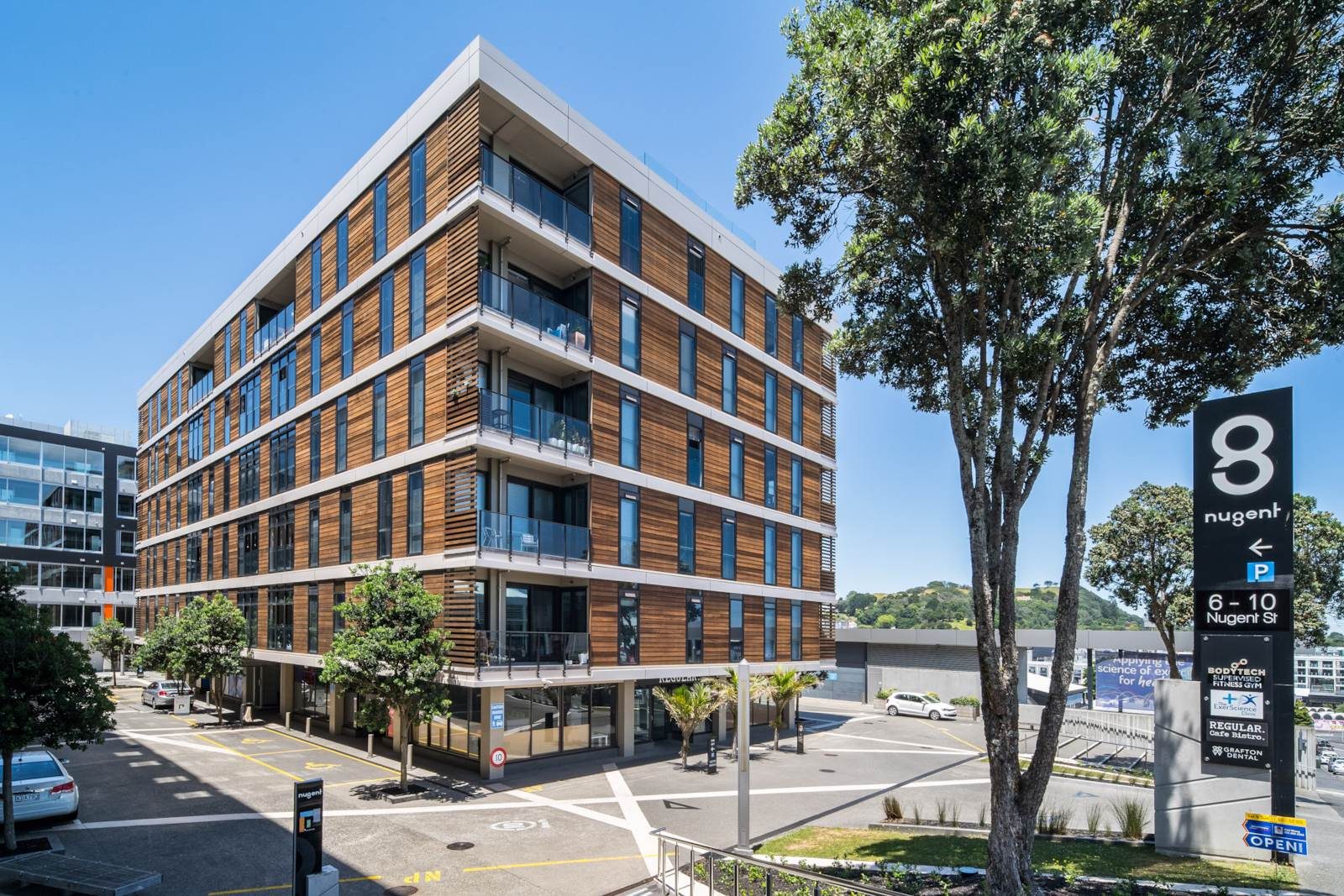 Affordable Luxury Top Location — slide 25