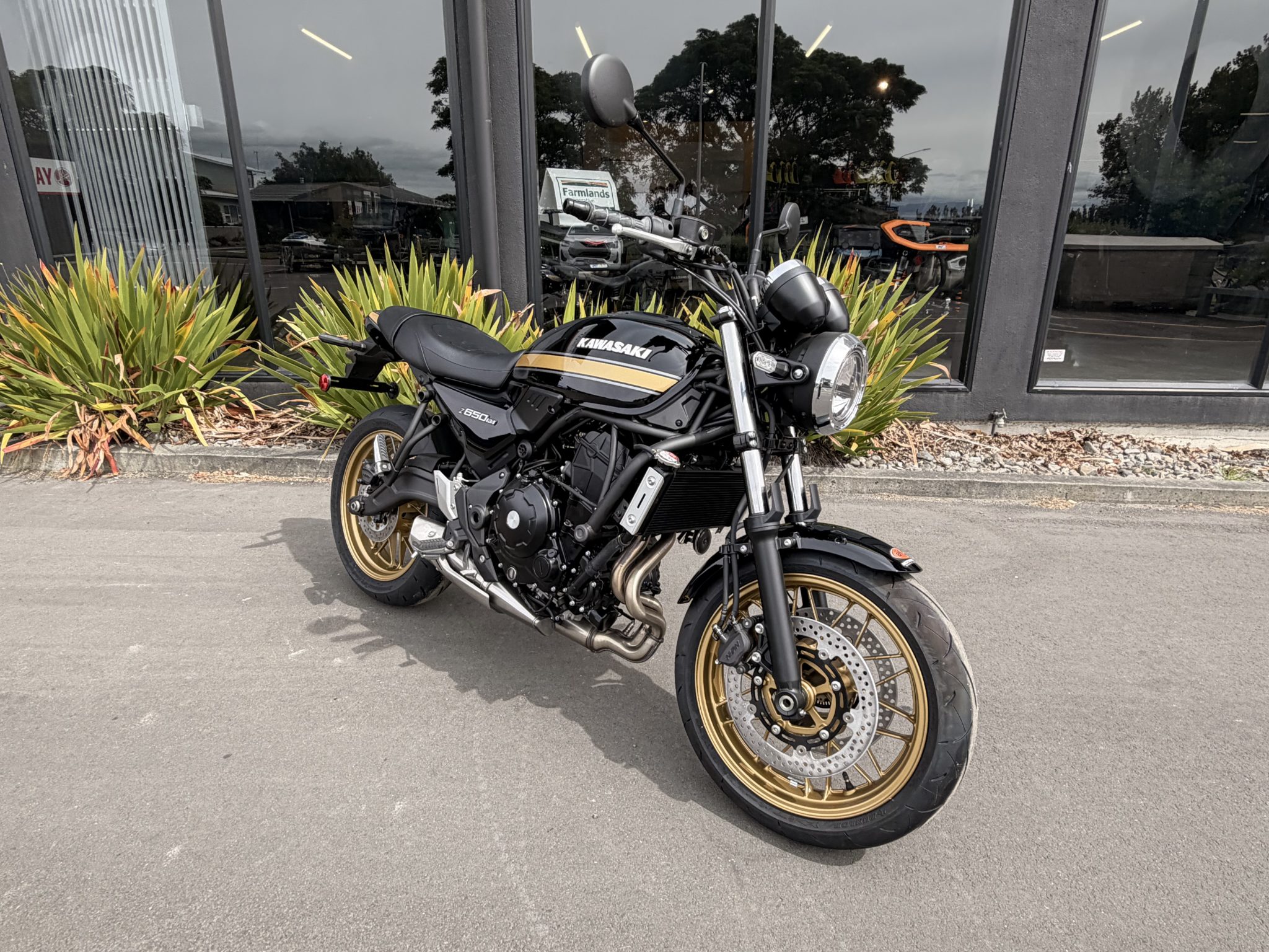 2様リクエスト 2025 Kawasaki Z650RS SAVE $1250 | Trade Me Motors
