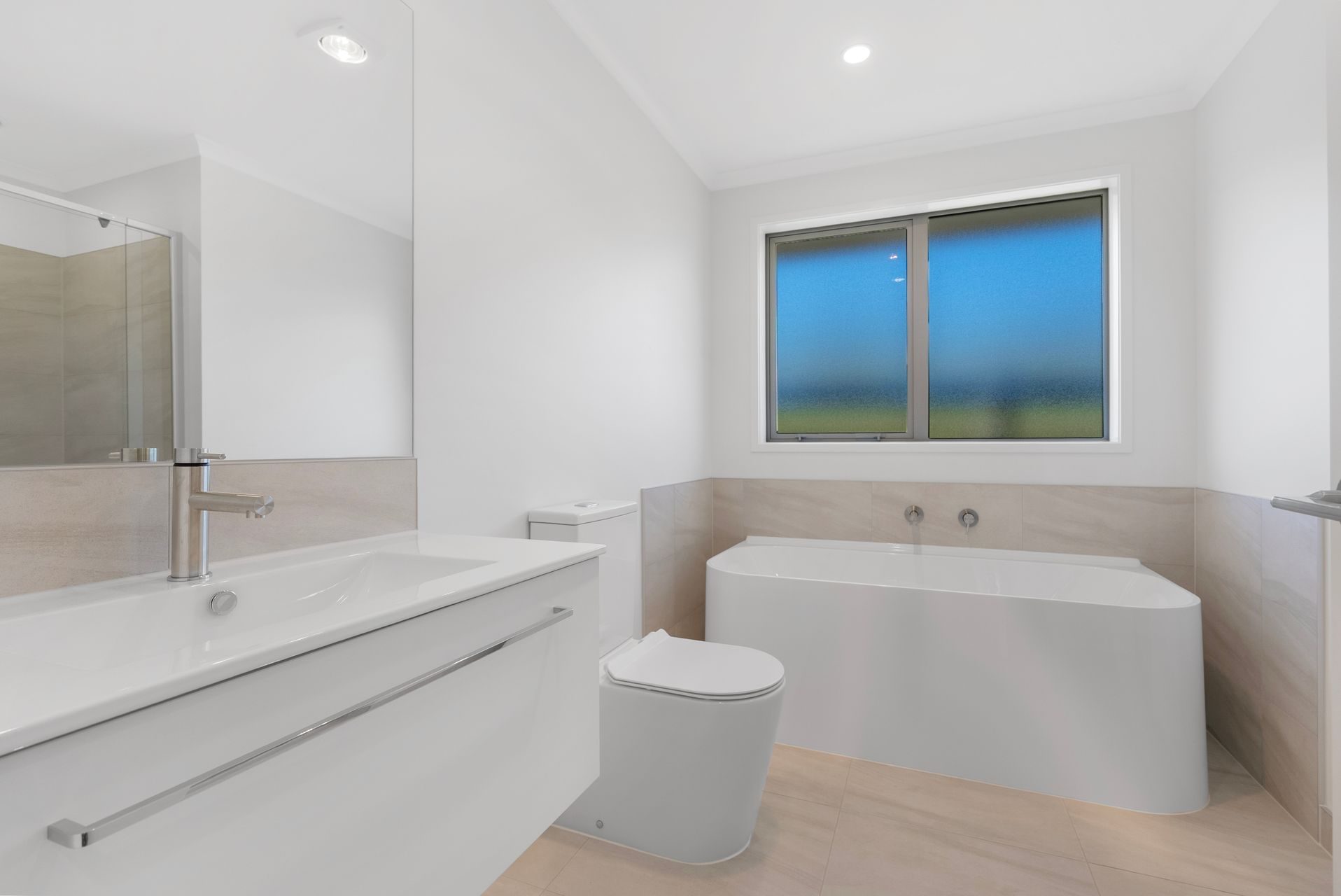 Stunning New Home On 3707m2 — slide 13