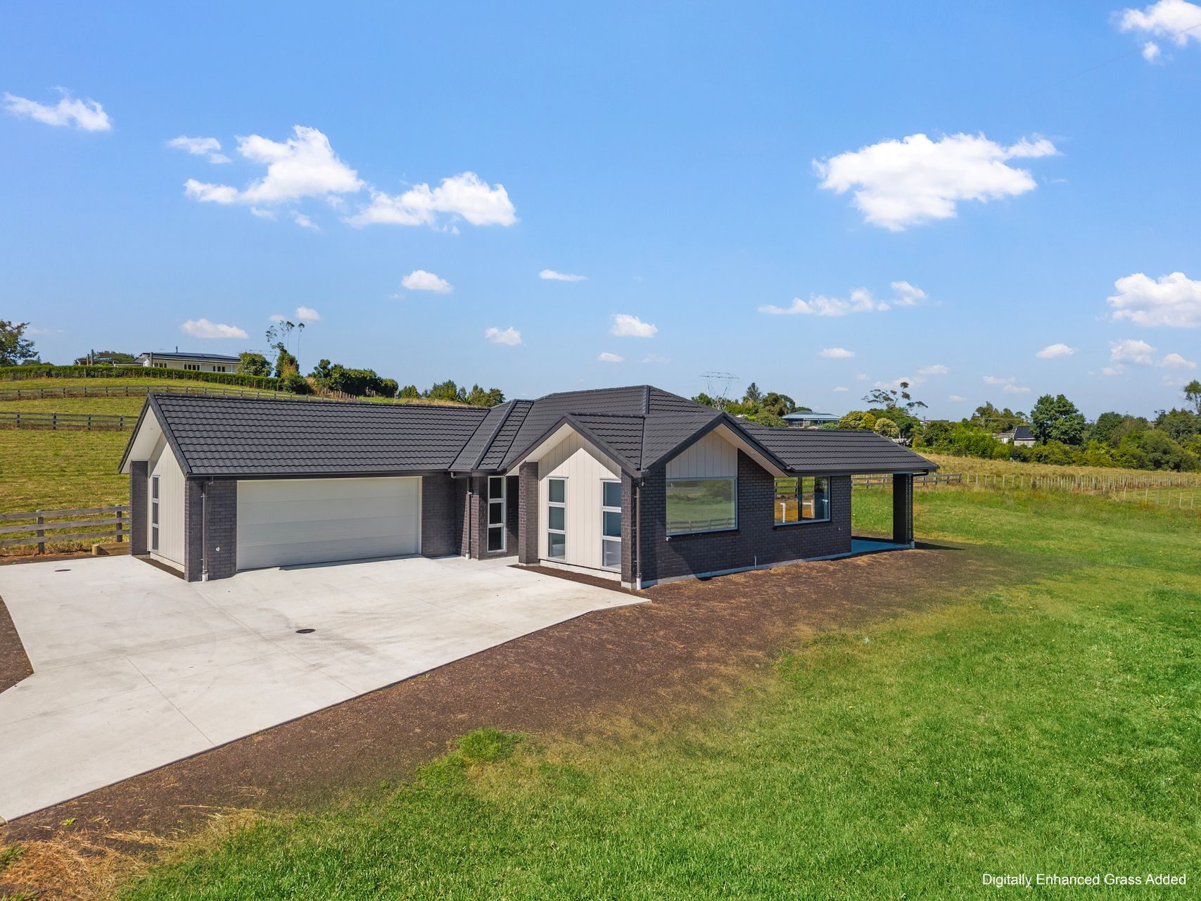 Stunning New Home On 3707m2 — slide 1