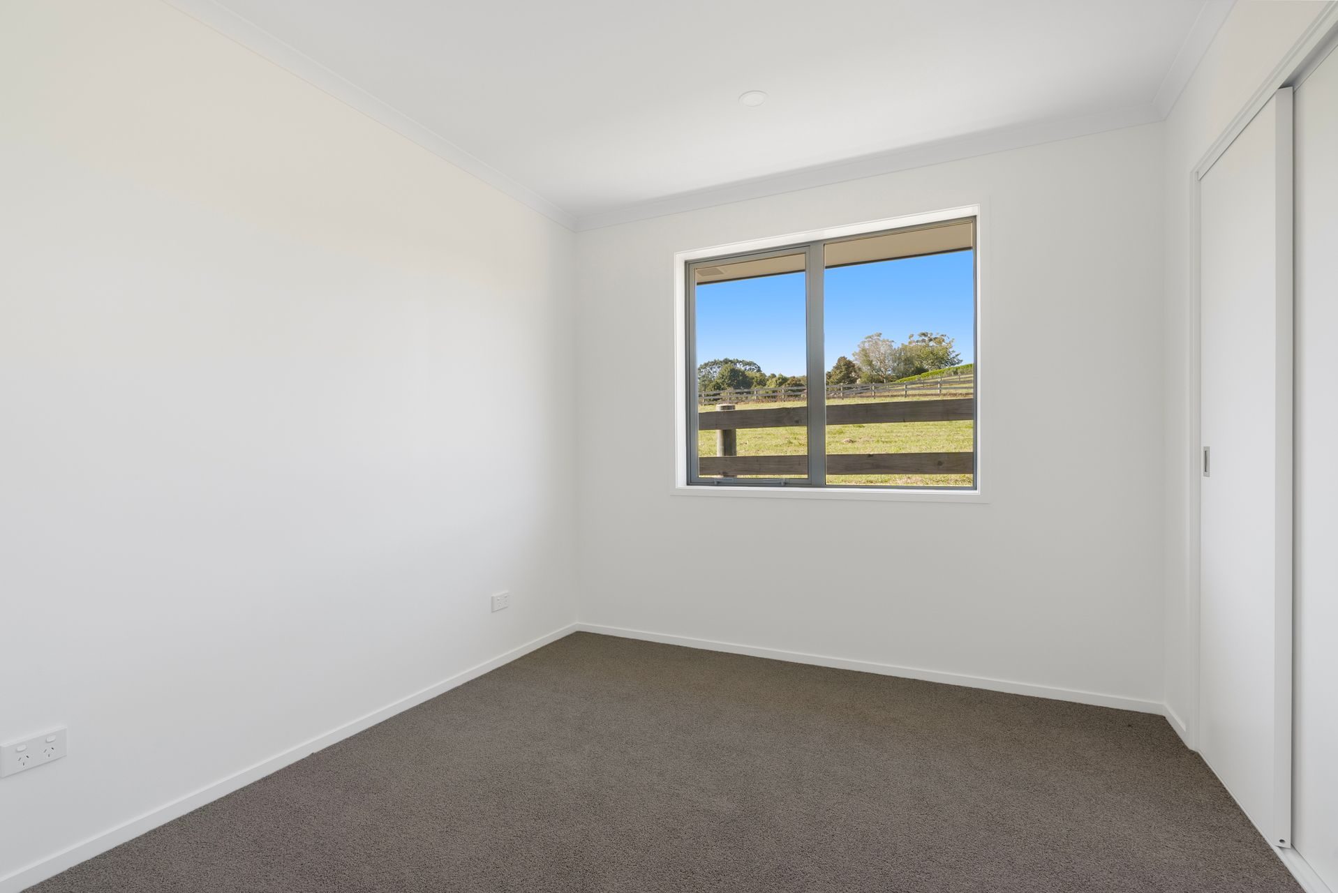 Stunning New Home On 3707m2 — slide 14