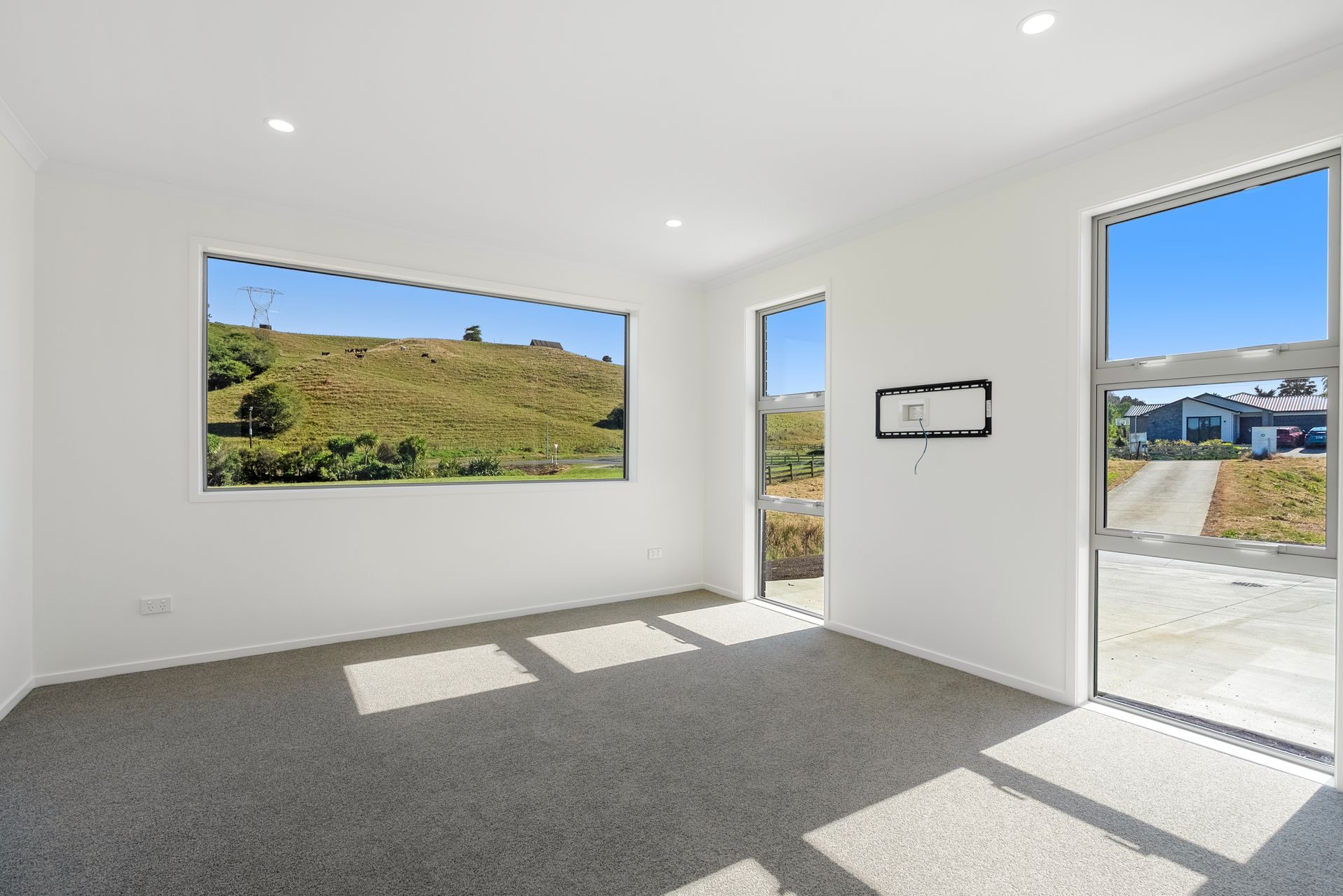 Stunning New Home On 3707m2 — slide 8