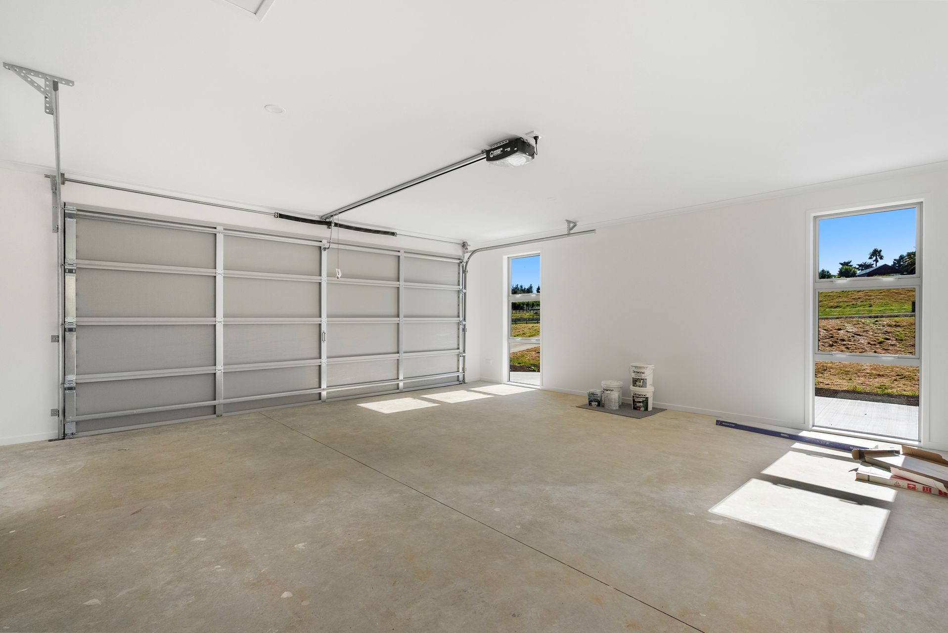 Stunning New Home On 3707m2 — slide 24