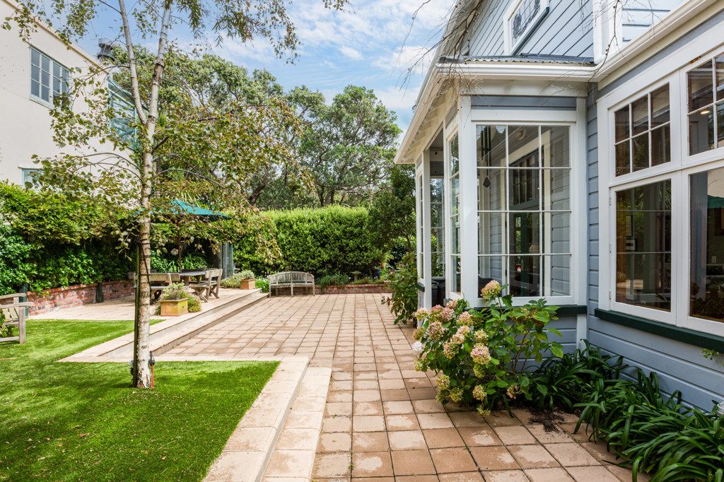 HOME WITH OUTDOOR LIVING ON THE TERRACE — slide 4