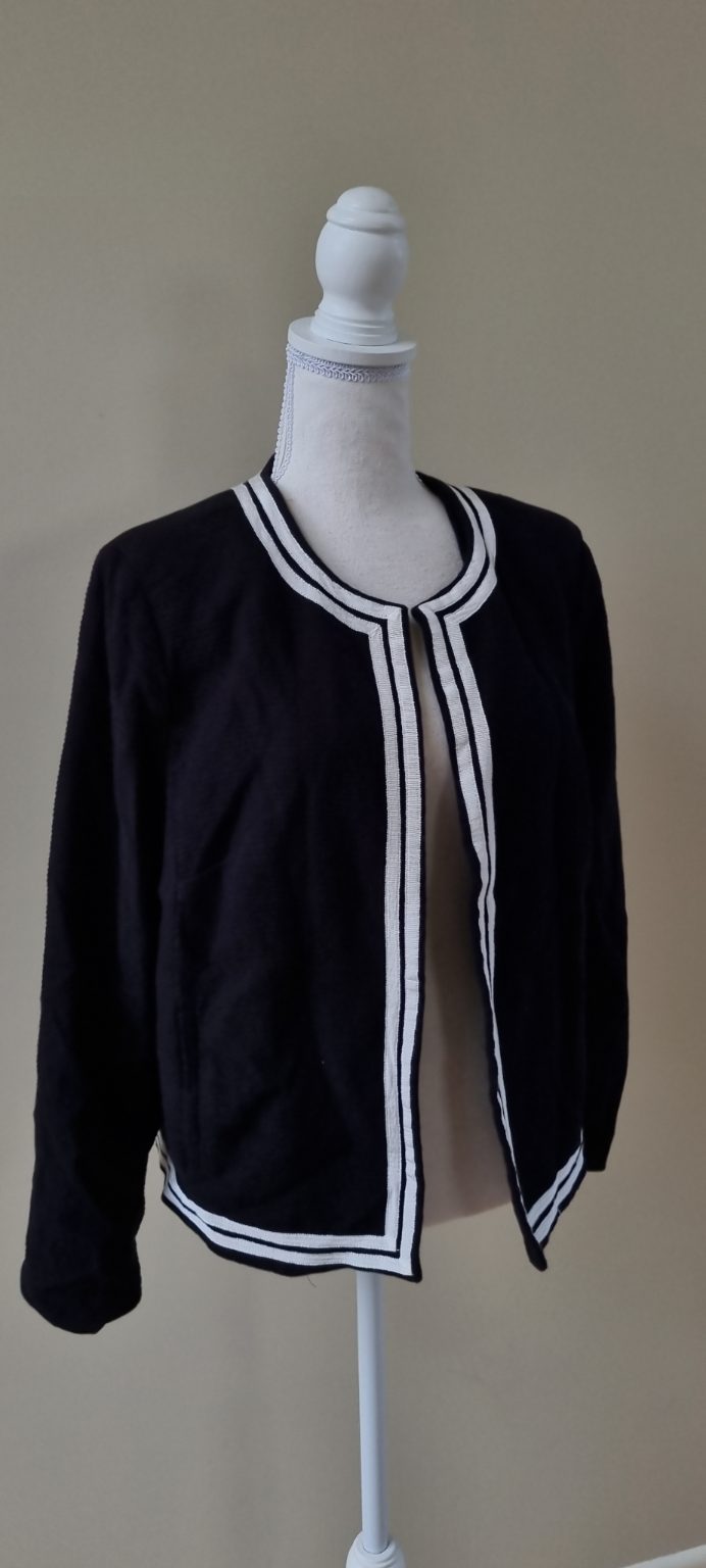 Sara Jacket size 14, image 2