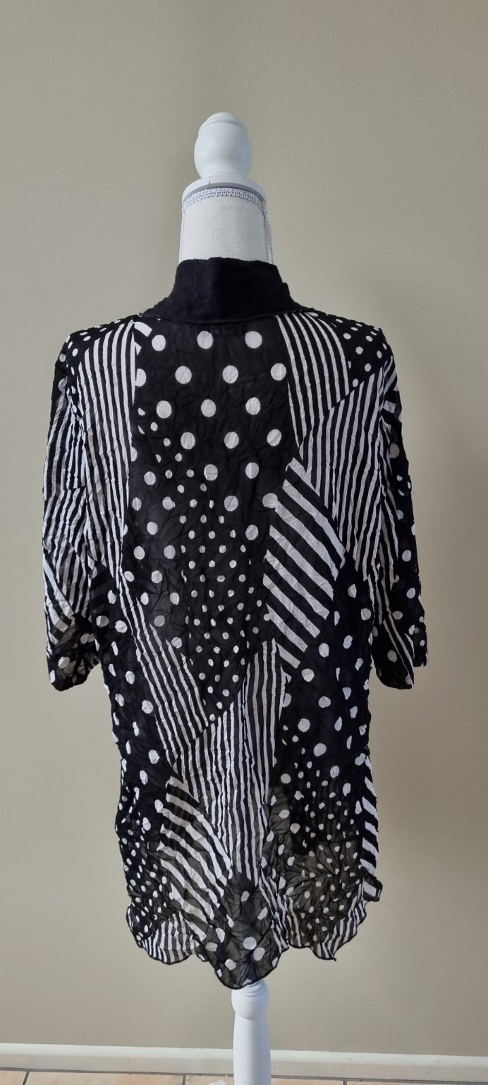 Lisa Law Cardigan Size 16, image 3