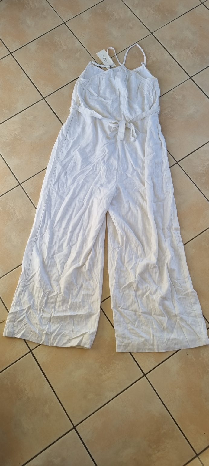 Madison The Label Linen Blend Pants Jumpsuit size M NEW WITH TAG