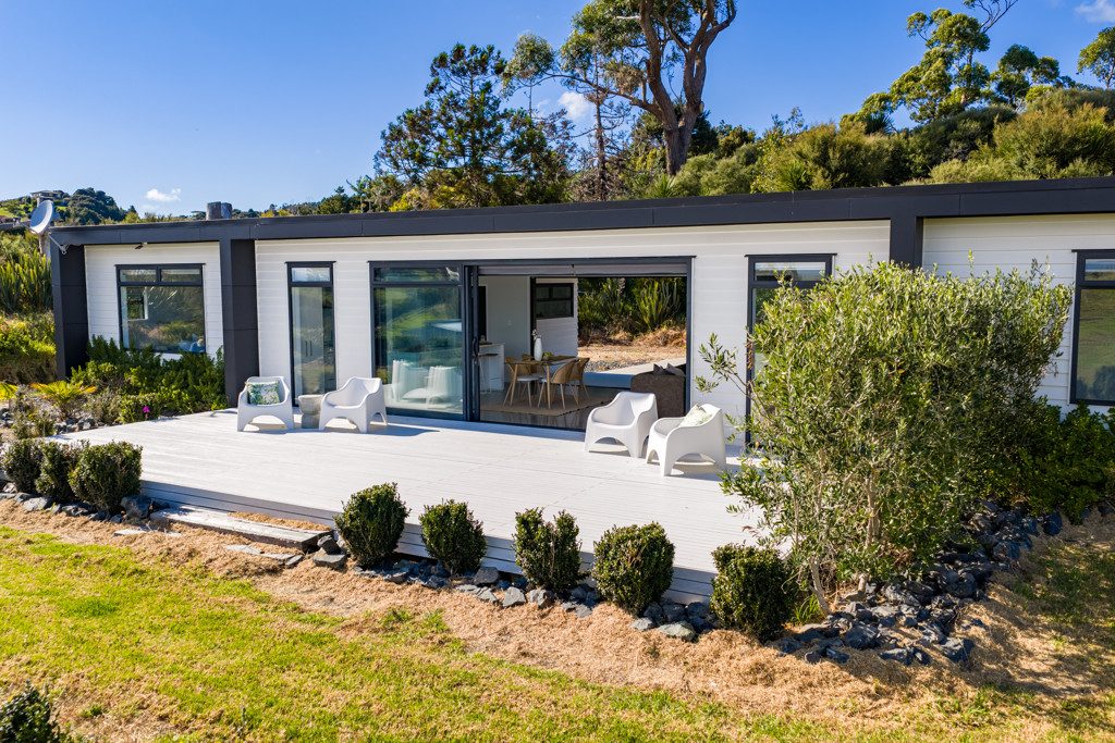 Modern Home, Rural Views — slide 4