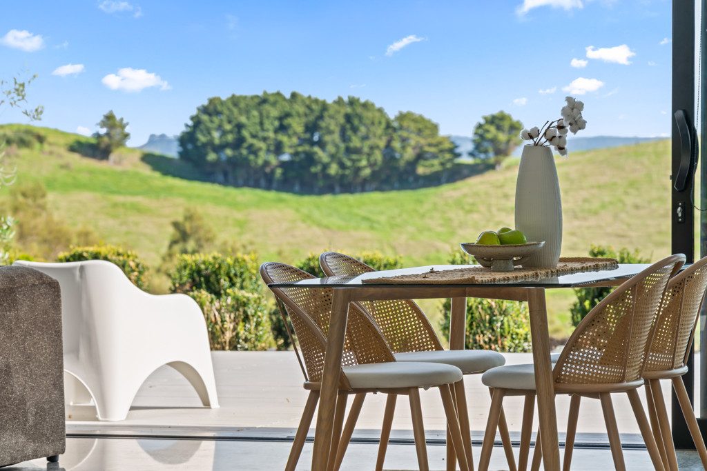 Modern Home, Rural Views — slide 1