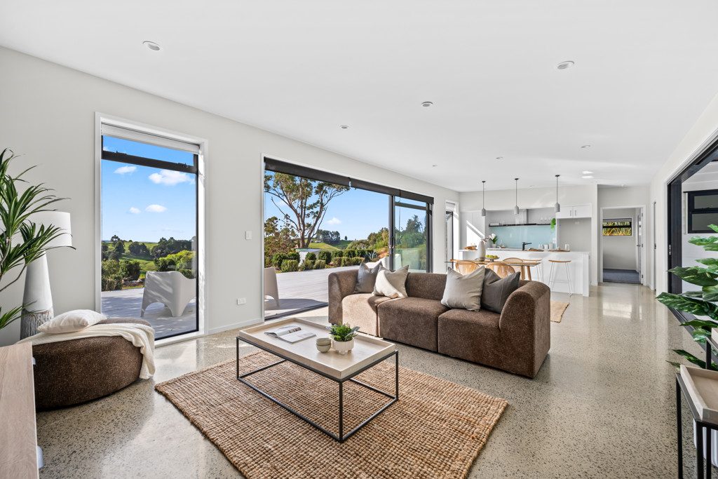 Modern Home, Rural Views — slide 9
