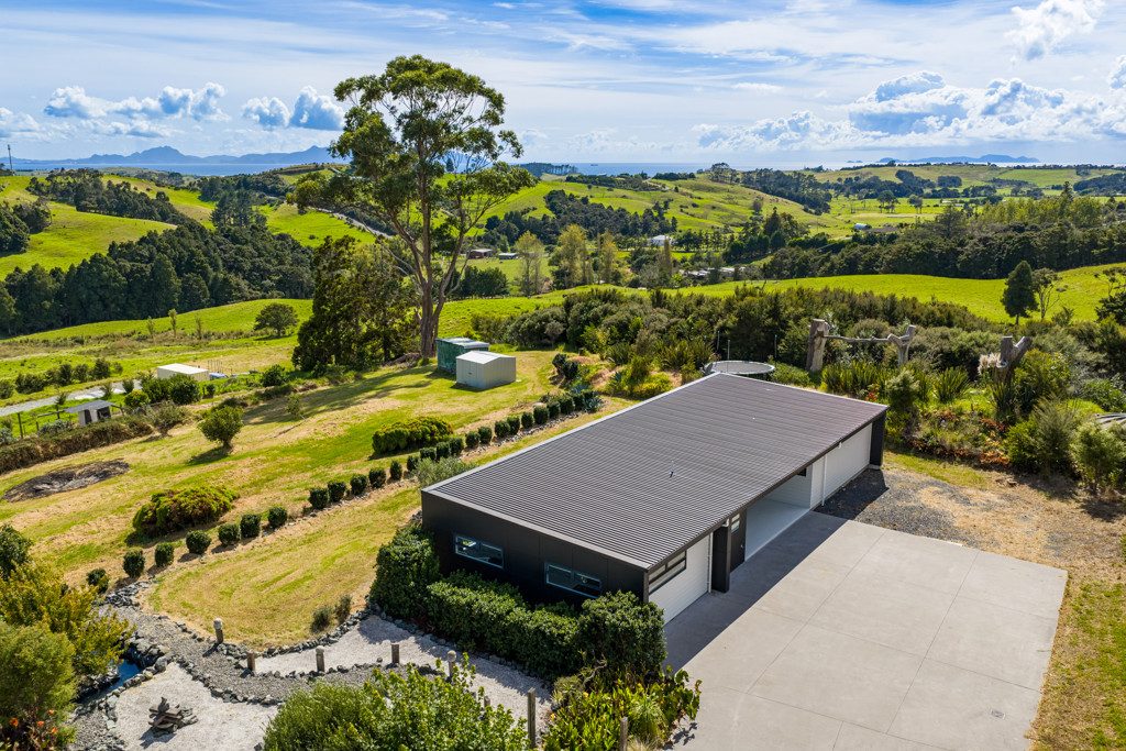Modern Home, Rural Views — slide 24