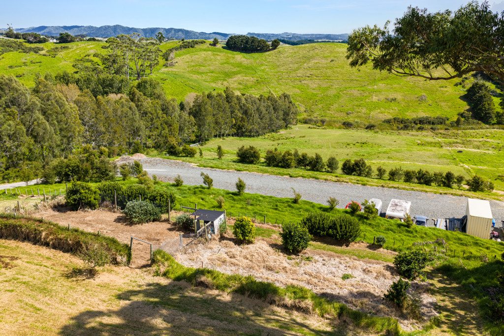Modern Home, Rural Views — slide 30