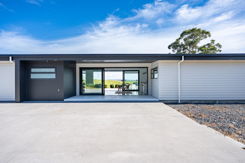 Modern Home, Rural Views — slide 33