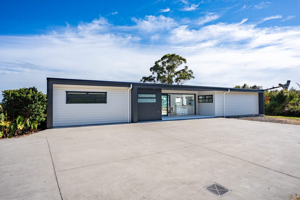 Modern Home, Rural Views — slide 34